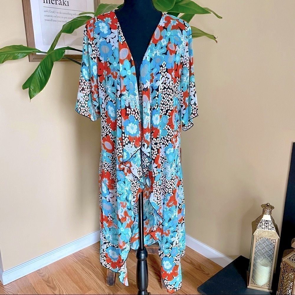 𝅺LULAROE Shirley Kimono